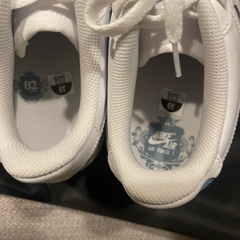 Custom Nike uptown with butterflies NWOT No Box